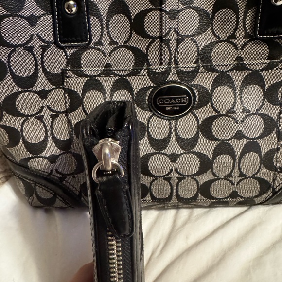 Coach Monogram - Heritage EUC with bonus wallet - Picture 6 of 14